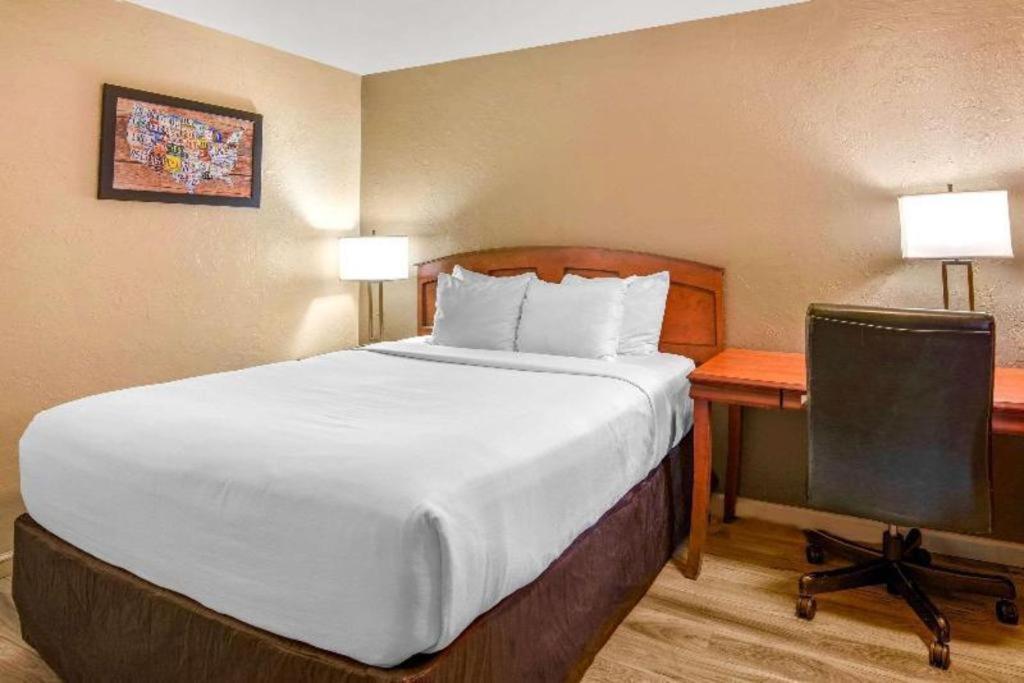 Econo Inn&suites 2*